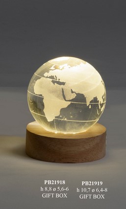 PABEN ARREDO BOMBONIERA GLOBO SU BASE MAPPAMONDO 8 CM. CRISTALLO LEGNO LED G.BOX